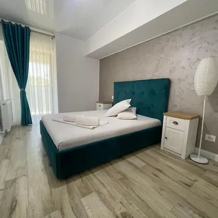 Blue Mirage Mamaia Luxury Apartment Exterior photo