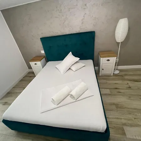 Blue Mirage Mamaia Luxury Apartment Exterior photo
